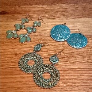 Elegant Blue and Gold Earrings Set